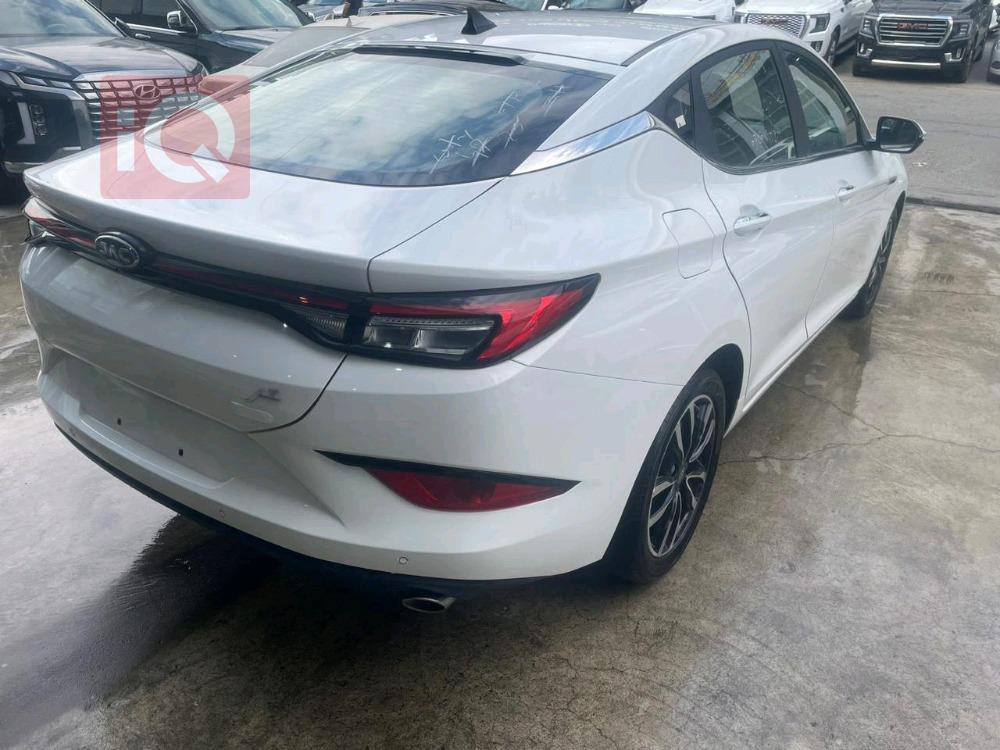 جاک J7